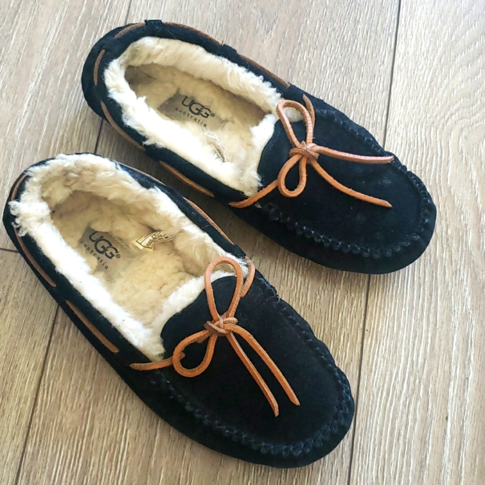 Black Uggs Moccasins size 6